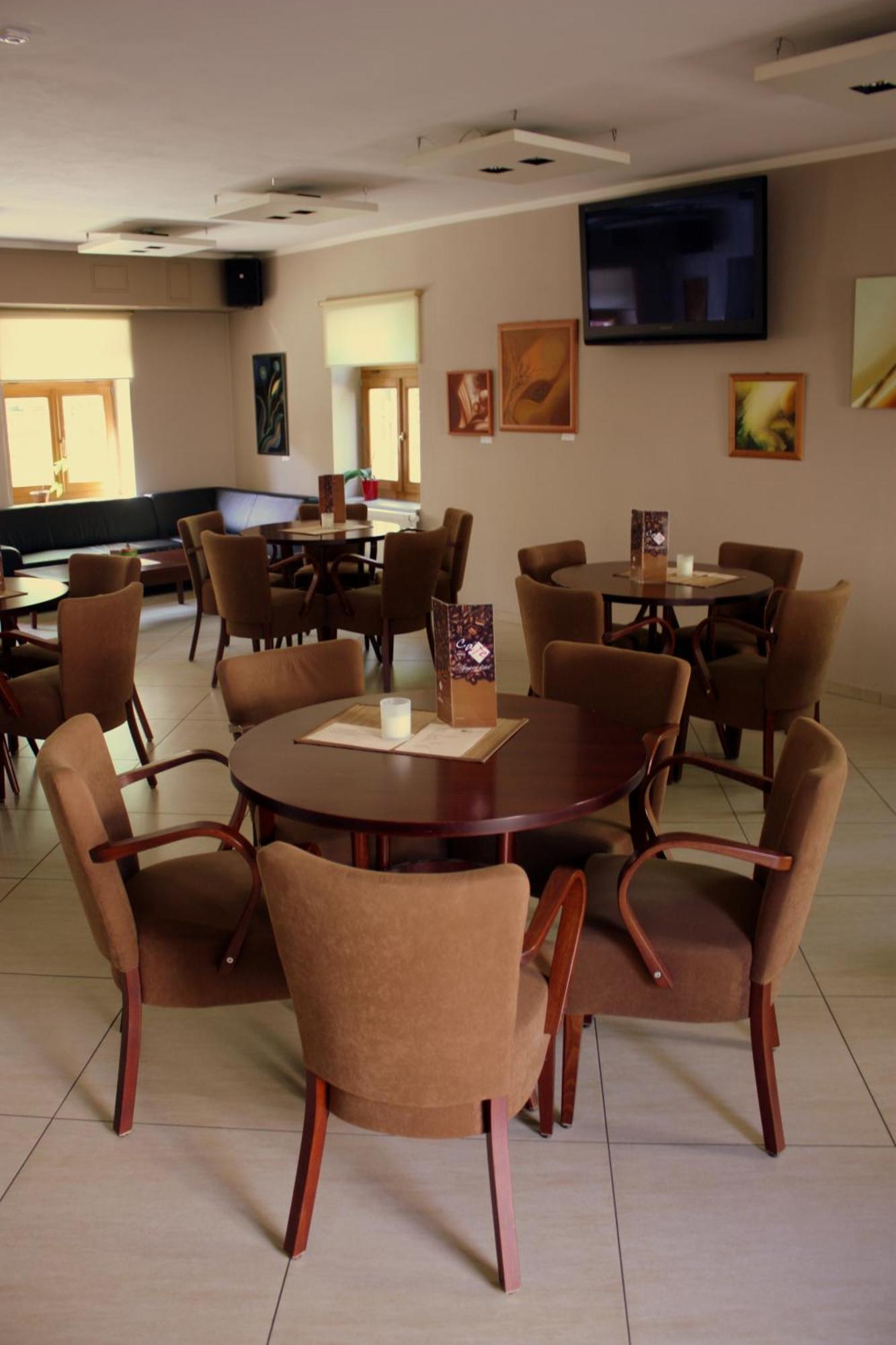 Penzion A Caferestaurant U Lavky Chrudim Luaran gambar
